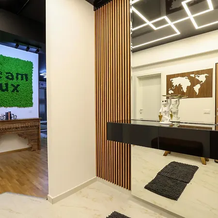 Dreamlux Apartment *